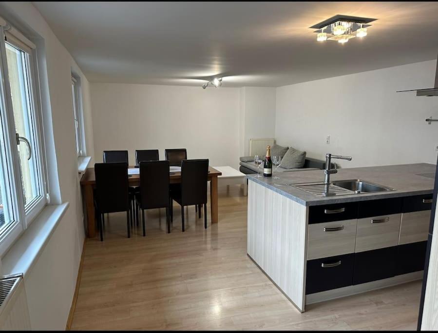 Maisonette-Apartment Mit Grosser Terrasse Im Zentrum Von Bregenz Exterior foto